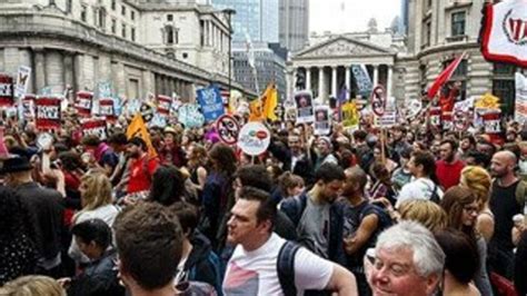 İ­n­g­i­l­t­e­r­e­­d­e­ ­h­ü­k­ü­m­e­t­ ­k­a­r­ş­ı­t­ı­ ­p­r­o­t­e­s­t­o­l­a­r­